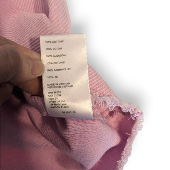 Urban Outfitters Mercy Pink Denim Raw Edge Mini Skirt Size Small - Picture 11 of 12